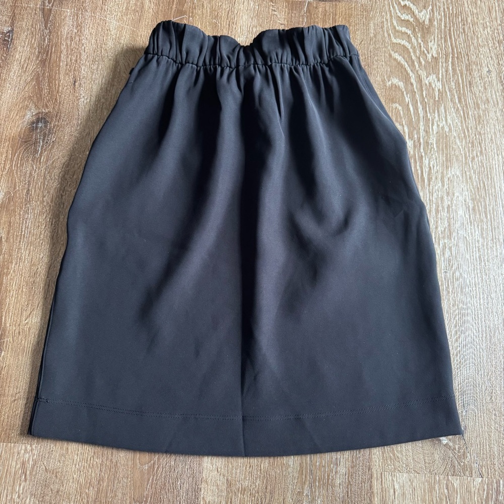 Lululemon Noir Skirt - Picture 9 of 9